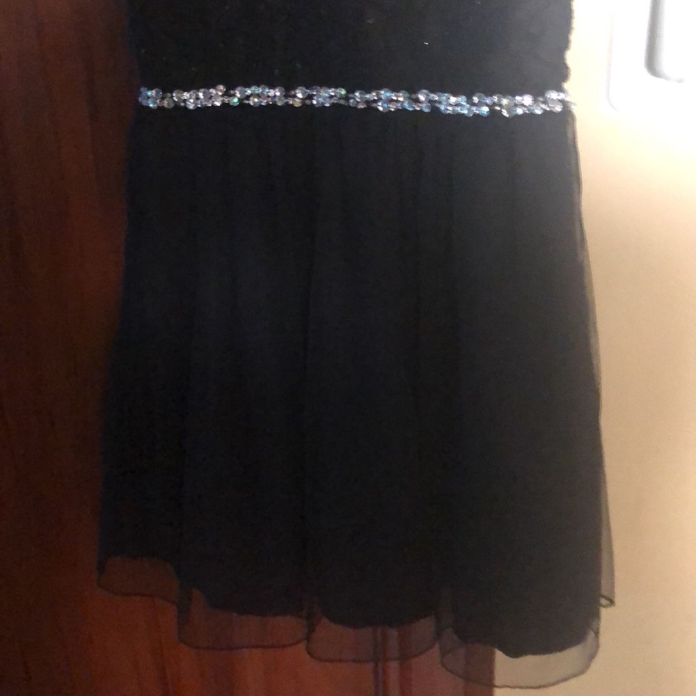Dress - Picture 3 of 9